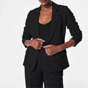 SPANX® Carefree Crepe Blazer (M) in Classic Black